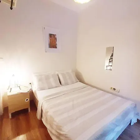 Fresh 4+1 Summer Nest/5 Min Away From Taksim Square Apartament