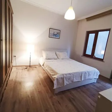 Fresh 4+1 Summer Nest/5 Min Away From Taksim Square Apartament