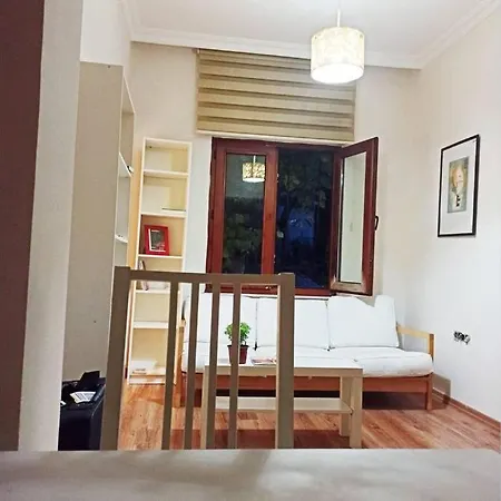 Fresh 4+1 Summer Nest/5 Min Away From Taksim Square Stambuł