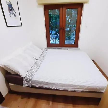 Fresh 4+1 Summer Nest/5 Min Away From Taksim Square شقة