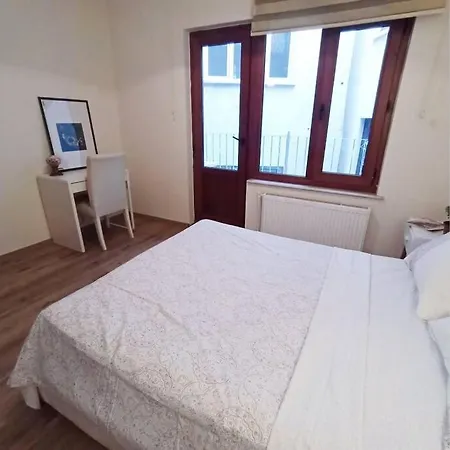 Fresh 4+1 Summer Nest/5 Min Away From Taksim Square اسطنبول